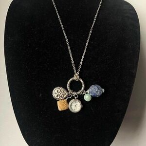 SILVER GEM‎ ESSENCE QUARTZ WATCH